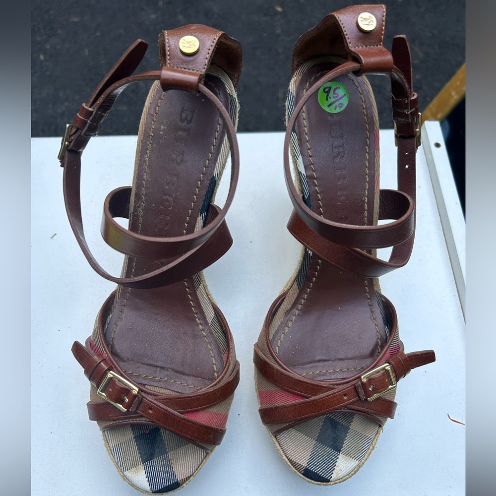 Burberry Brown Leather and Nova Check Canvas Buckle Detail Espadrille Wedge Sand